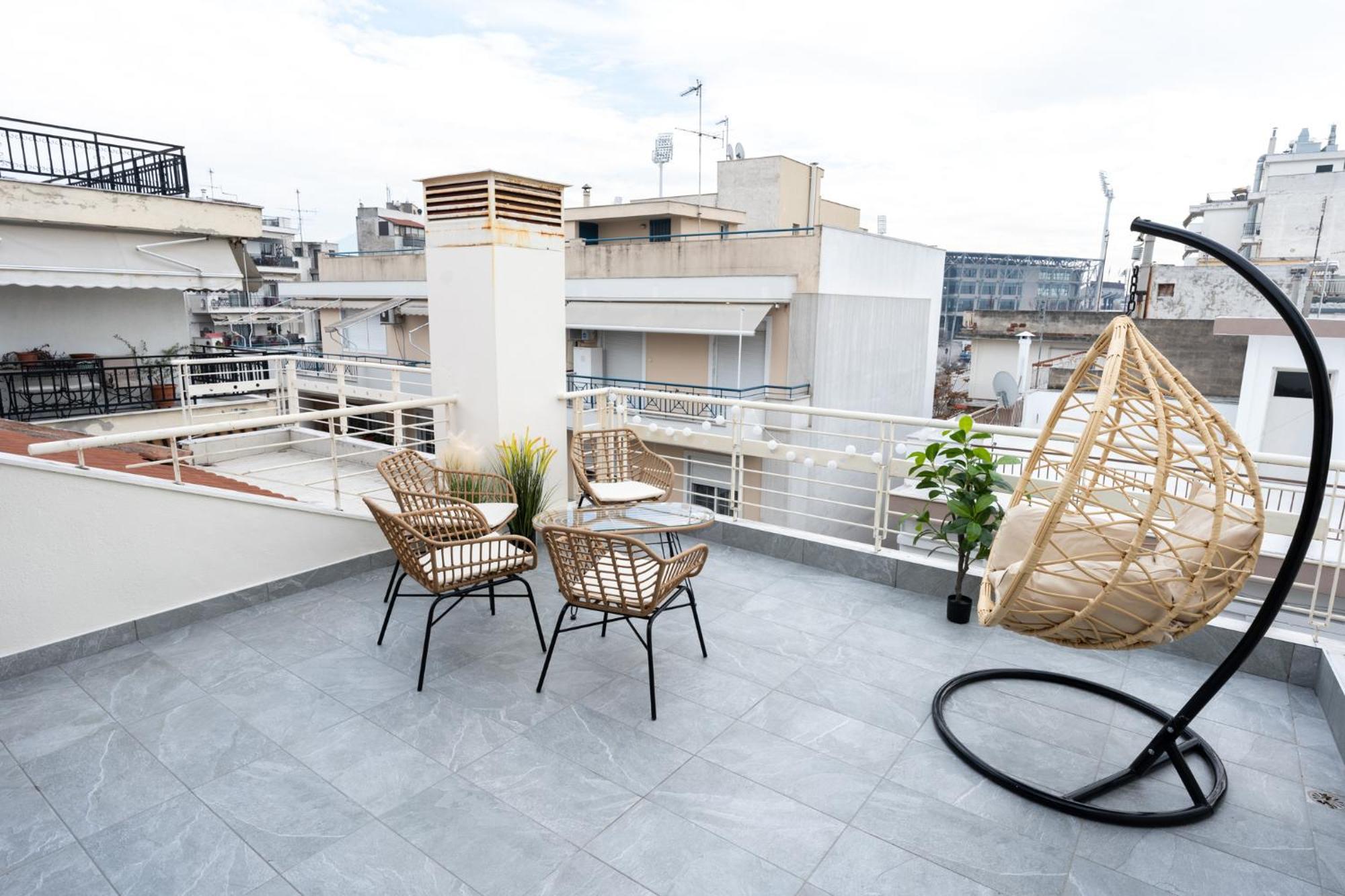 Pomegranate Luxury Penthouse Maisonette With Beautiful Terrace & Free Parking By Binobi ! Szaloniki Kültér fotó