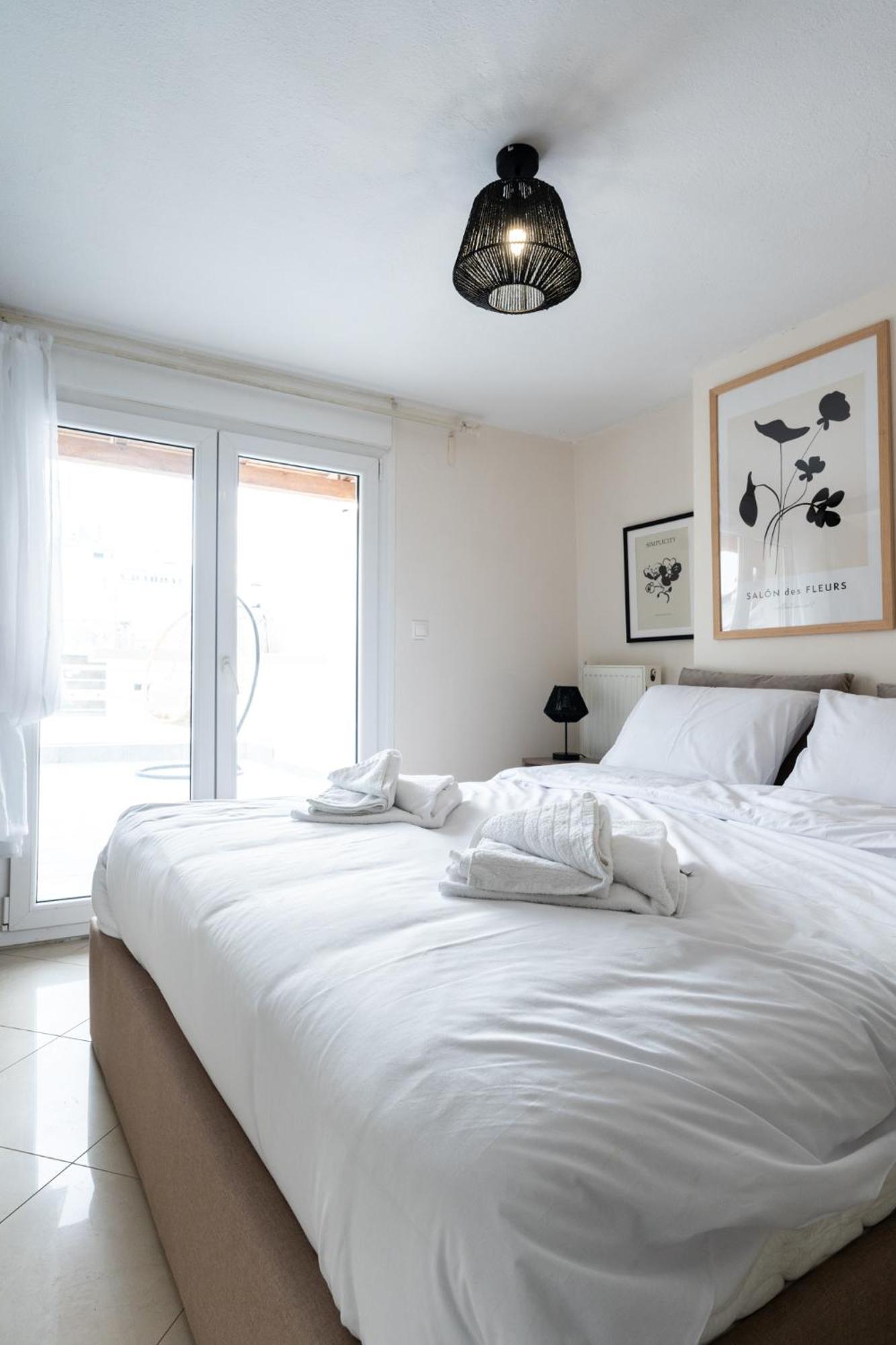 Pomegranate Luxury Penthouse Maisonette With Beautiful Terrace & Free Parking By Binobi ! Szaloniki Kültér fotó